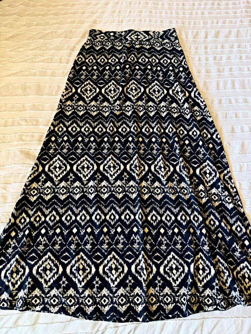 Maurices Black White Geometric Knit A-Line Long Pull On Skirt Women's XS